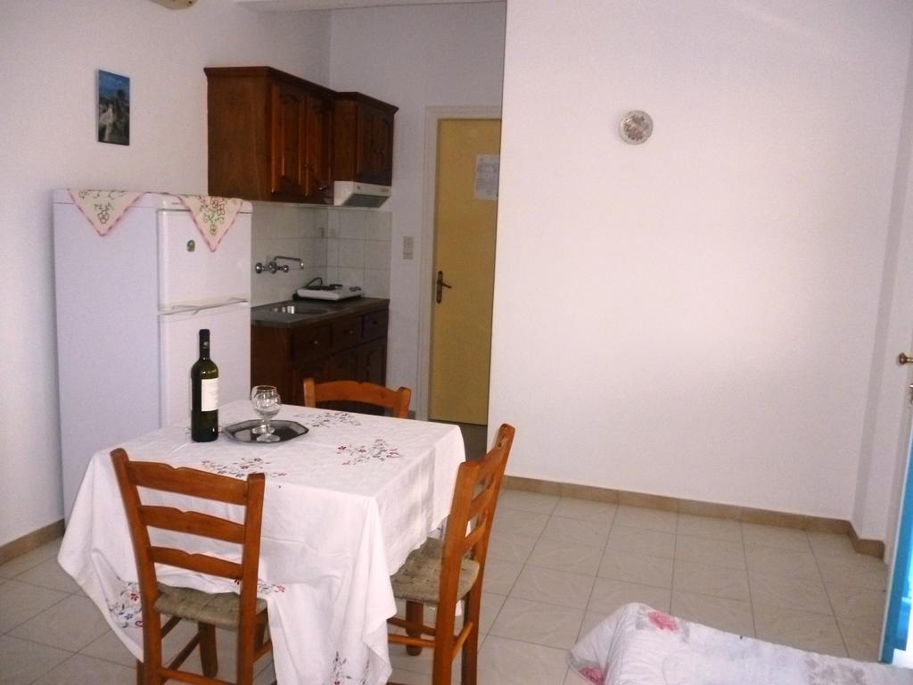 Apartments Jota Marathokampos